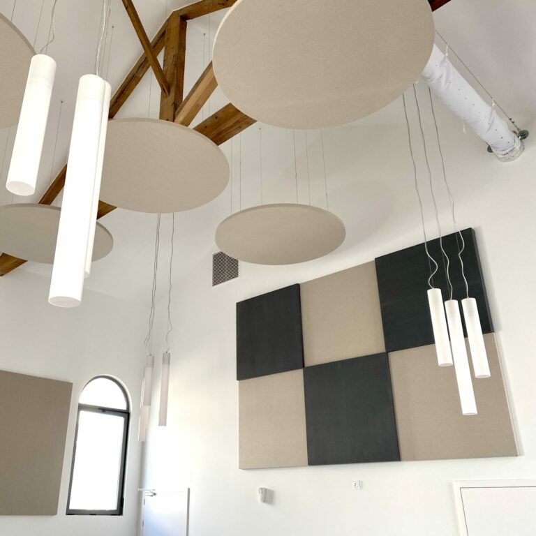 panneaux acoustiques muraux et circulaires suspendus