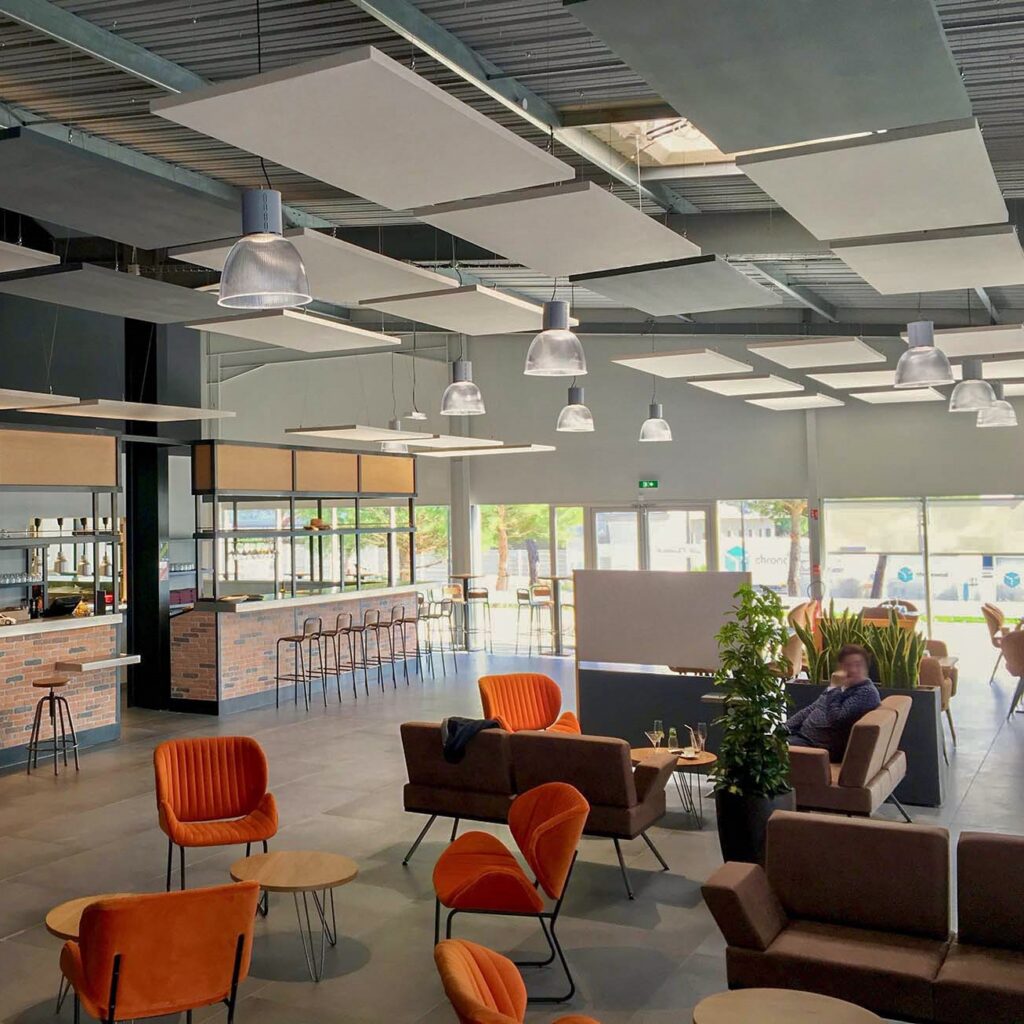 traitement acoustique d'un lounge